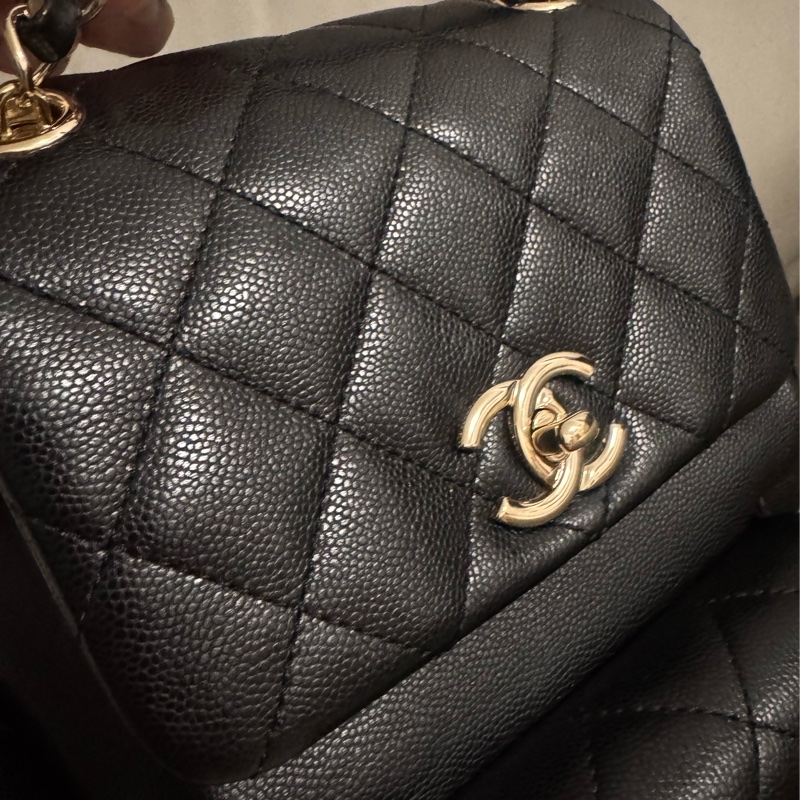 Chanel Duma 小號 黑色牛皮雙肩包淡金扣晶片款-5