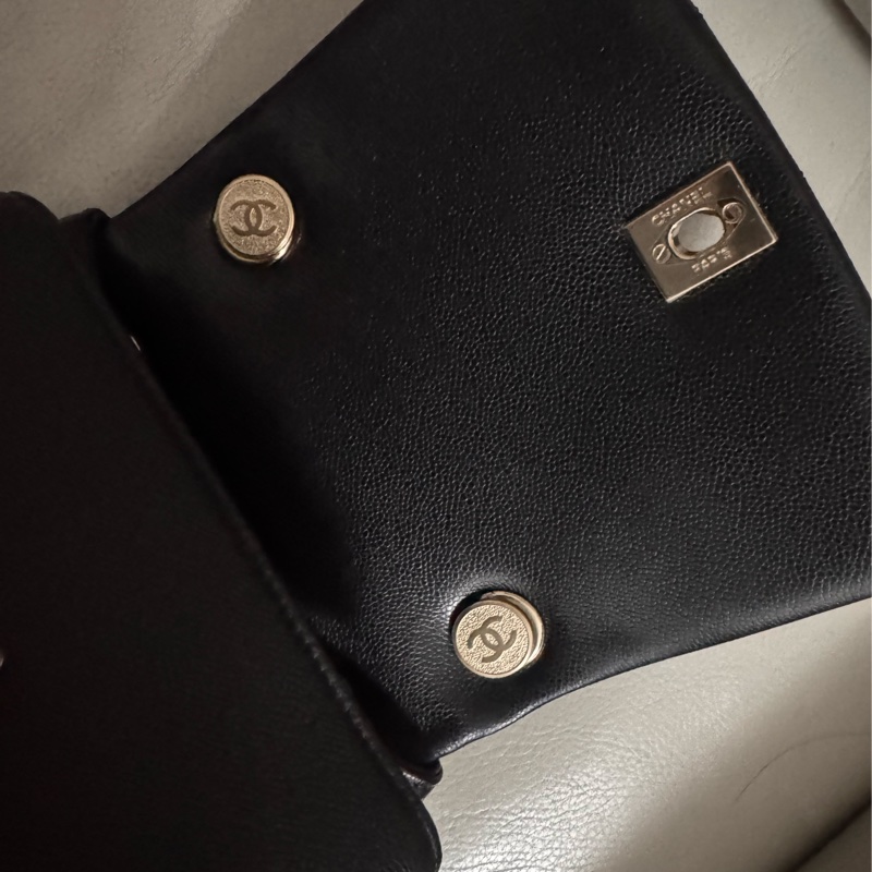 Chanel Duma 小號 黑色牛皮雙肩包淡金扣晶片款-18