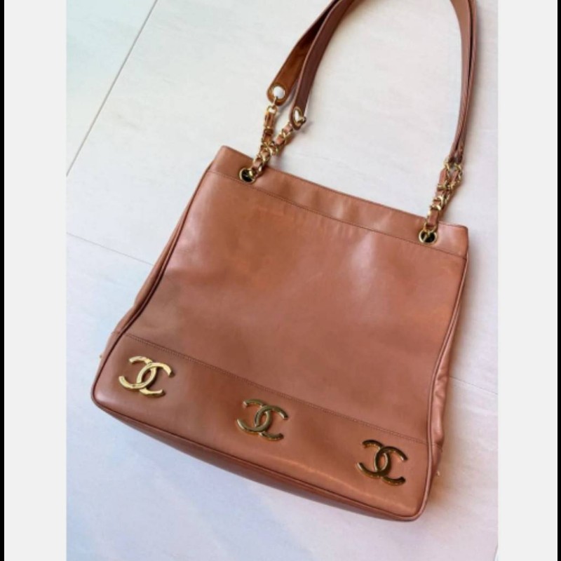 Chanel 8logo 肩背包正反前後側面皆有logo男女皆可-0