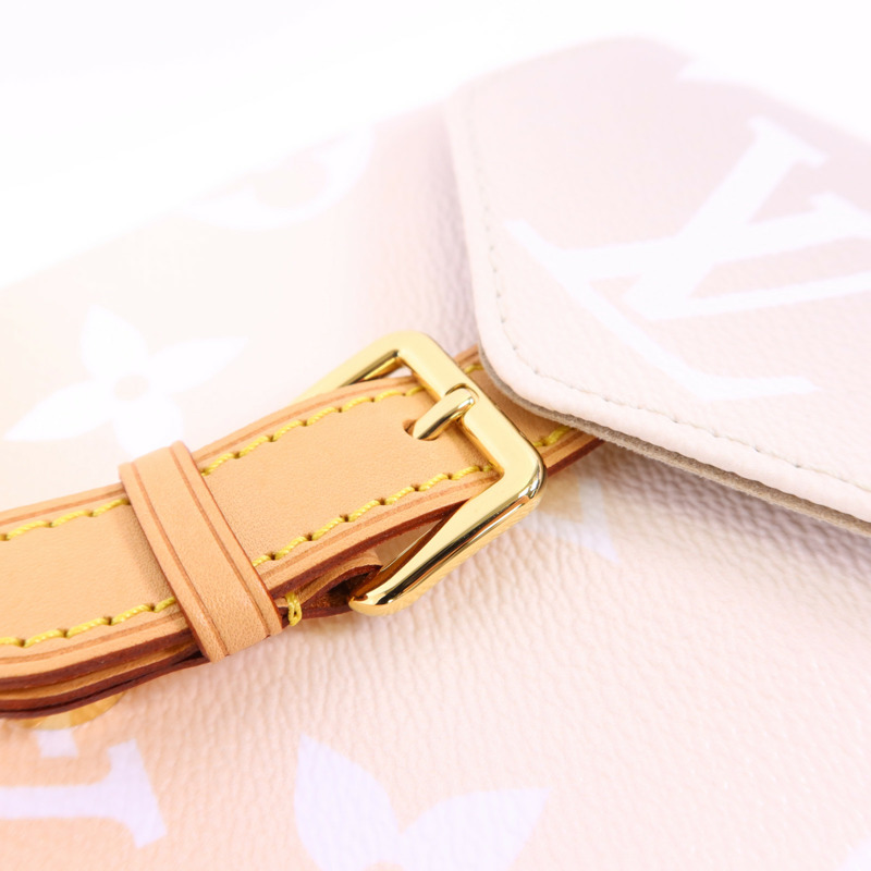 LOUIS VUITTON Monogram Giant By The Pool Backpack金扣背包-11