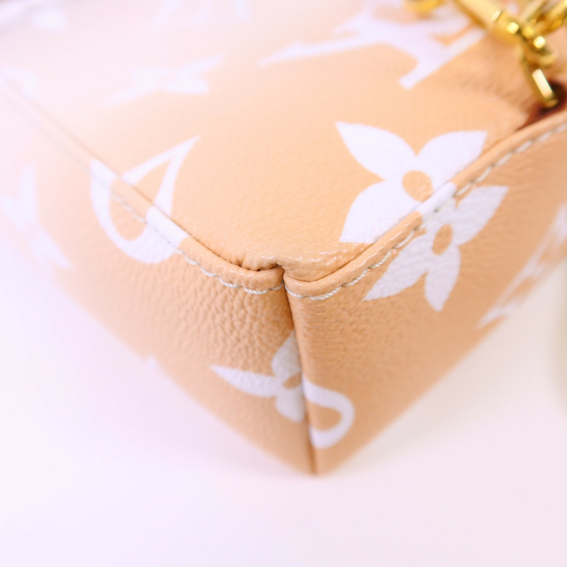 LOUIS VUITTON Monogram Giant By The Pool Backpack金扣背包-15