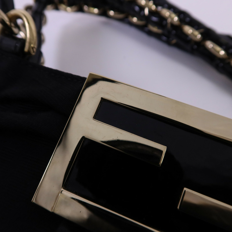 FENDI 帆布Shoulder Bag金扣肩背袋-13
