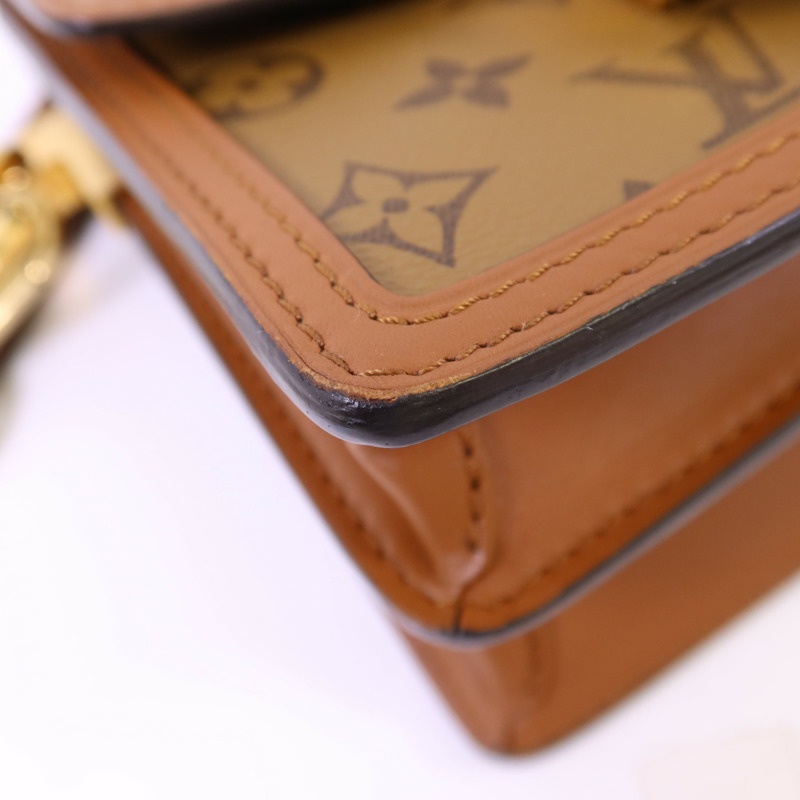 LOUIS VUITTON Monogram Reverse Mini Dauphine金扣肩背袋-16