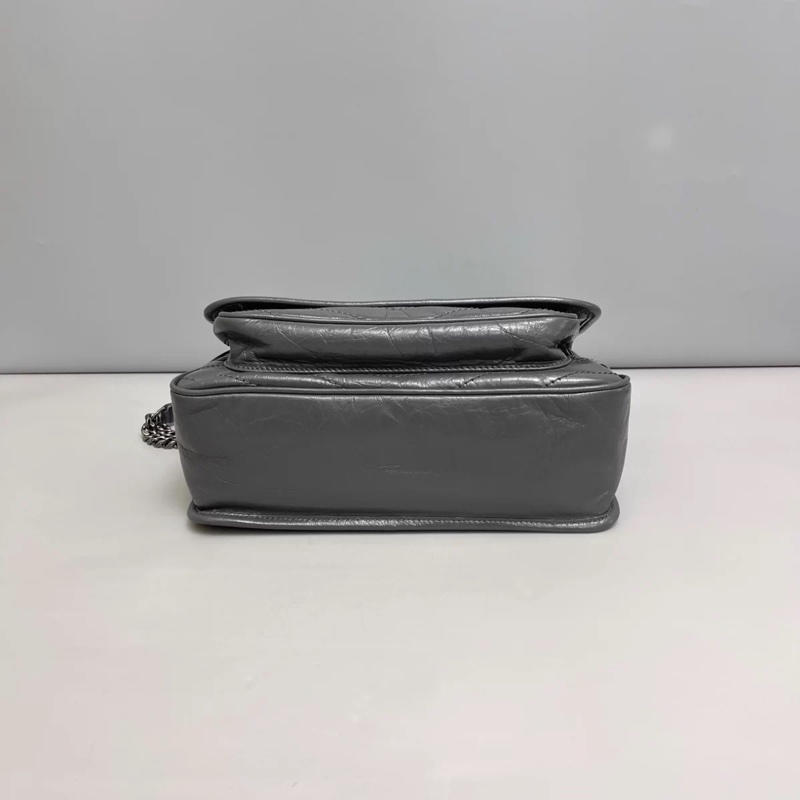 YSL聖羅蘭Niki中號 灰色全皮郵差包 D扣-3