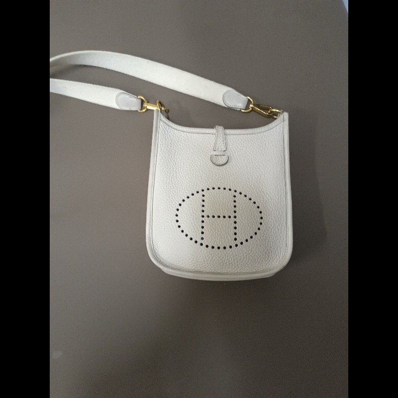 愛瑪仕奶油白金釦mini側背包-0