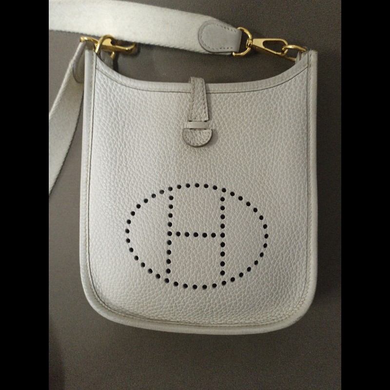 愛瑪仕奶油白金釦mini側背包-1