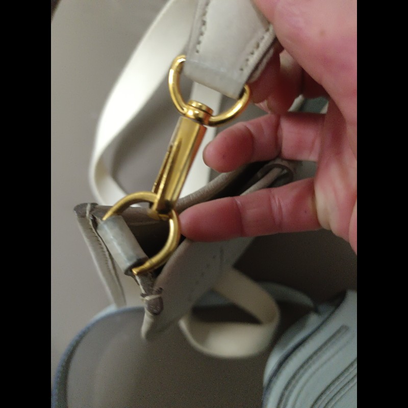 愛瑪仕奶油白金釦mini側背包-17