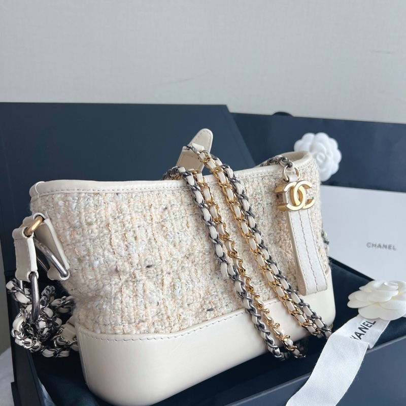 Chanel 香奈兒 Gabrielle 流浪包 針織拼牛皮 白-2