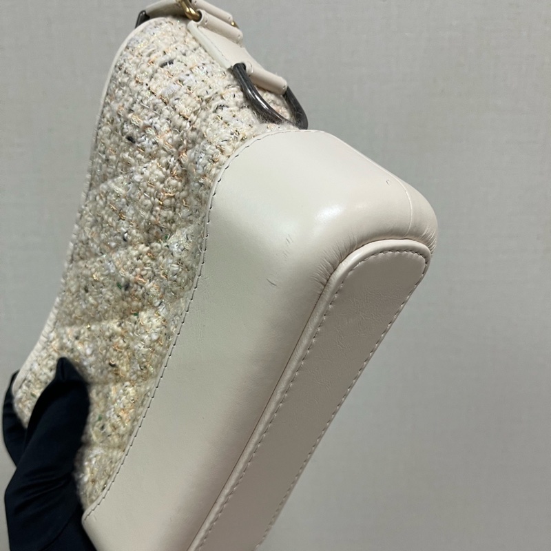 Chanel 香奈兒 Gabrielle 流浪包 針織拼牛皮 白-11