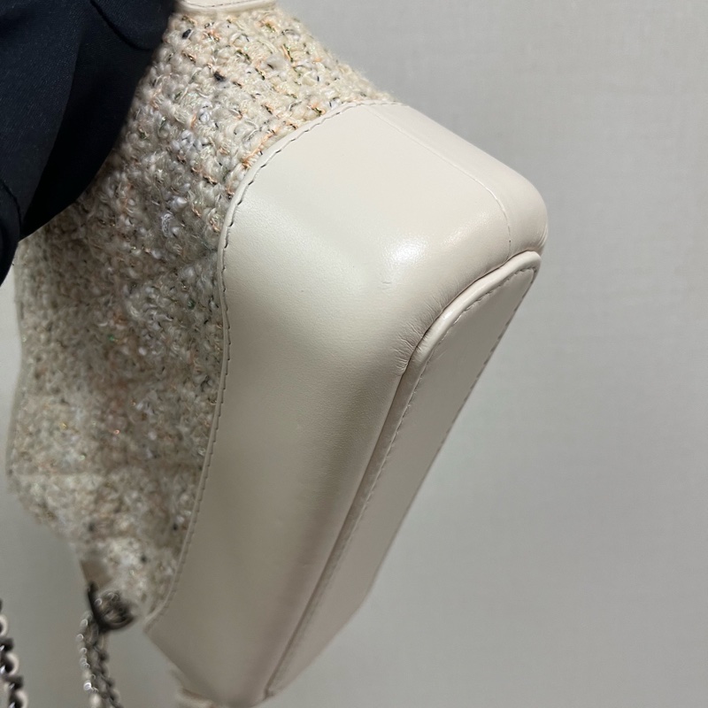 Chanel 香奈兒 Gabrielle 流浪包 針織拼牛皮 白-14