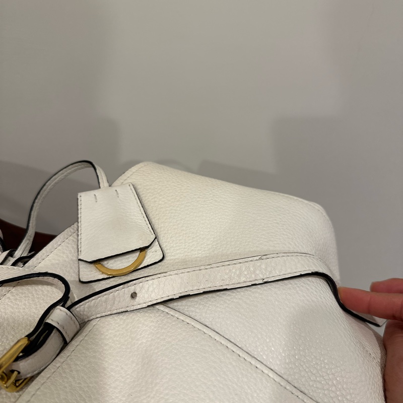 Prada 荔枝紋純牛皮包-13