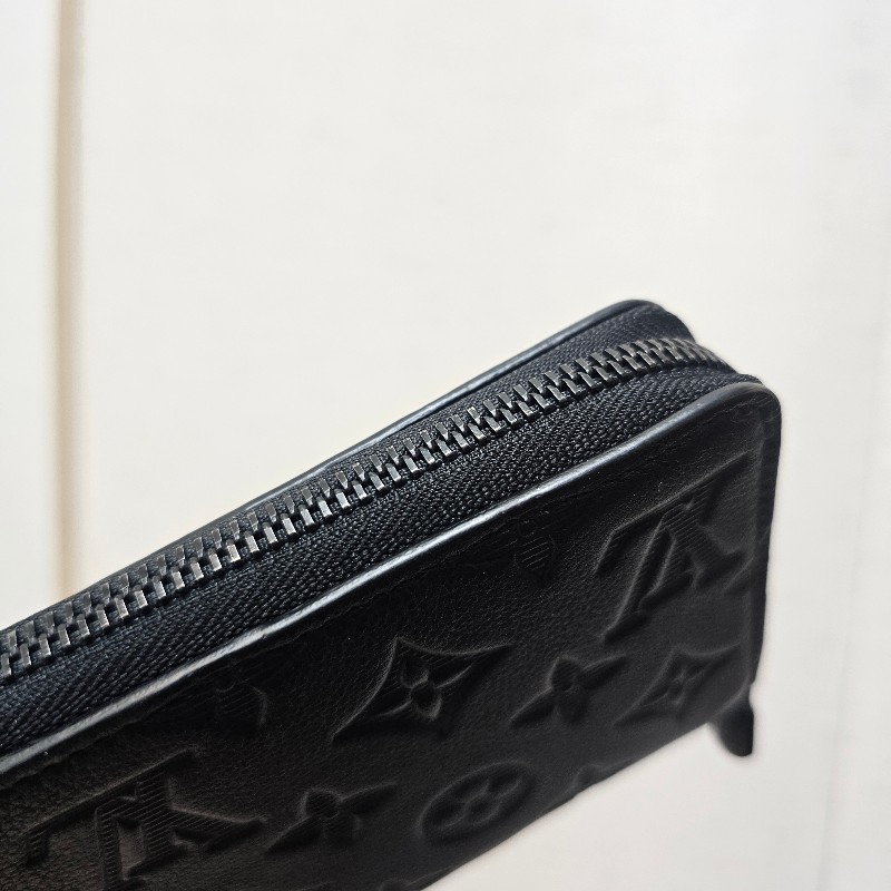 [新年福利甜價🧧] LV黑牛皮壓紋黑釦Zippy拉鏈長夾-3