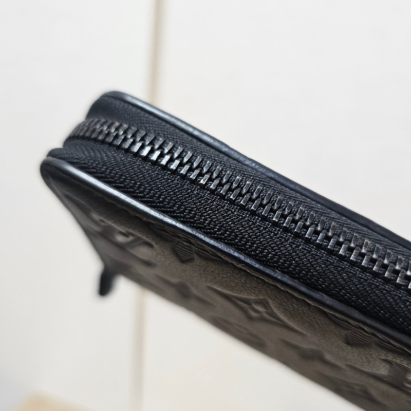 [新年福利甜價🧧] LV黑牛皮壓紋黑釦Zippy拉鏈長夾-7