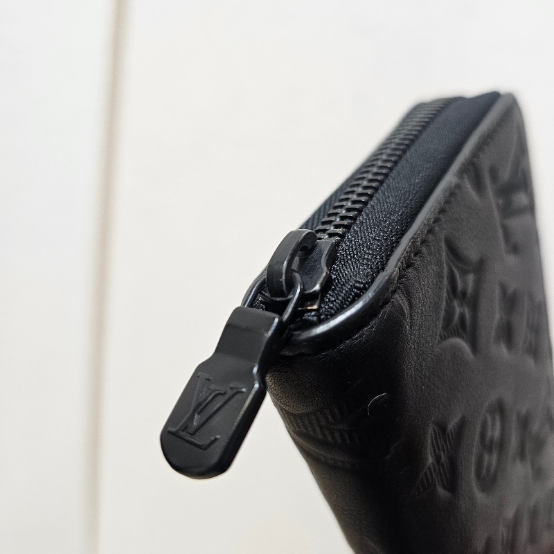 [新年福利甜價🧧] LV黑牛皮壓紋黑釦Zippy拉鏈長夾-8