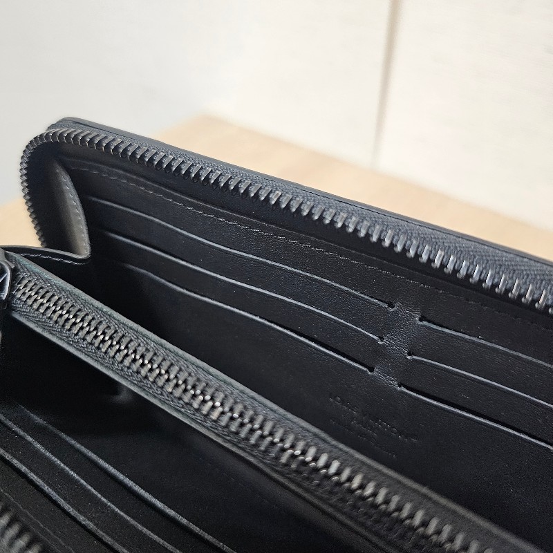 [新年福利甜價🧧] LV黑牛皮壓紋黑釦Zippy拉鏈長夾-11