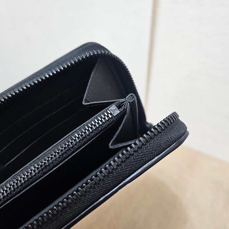 [新年福利甜價🧧] LV黑牛皮壓紋黑釦Zippy拉鏈長夾-13