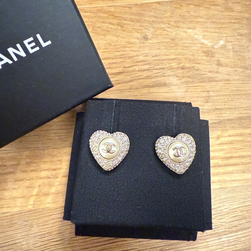 Chanel 愛心滿鑽耳環-3
