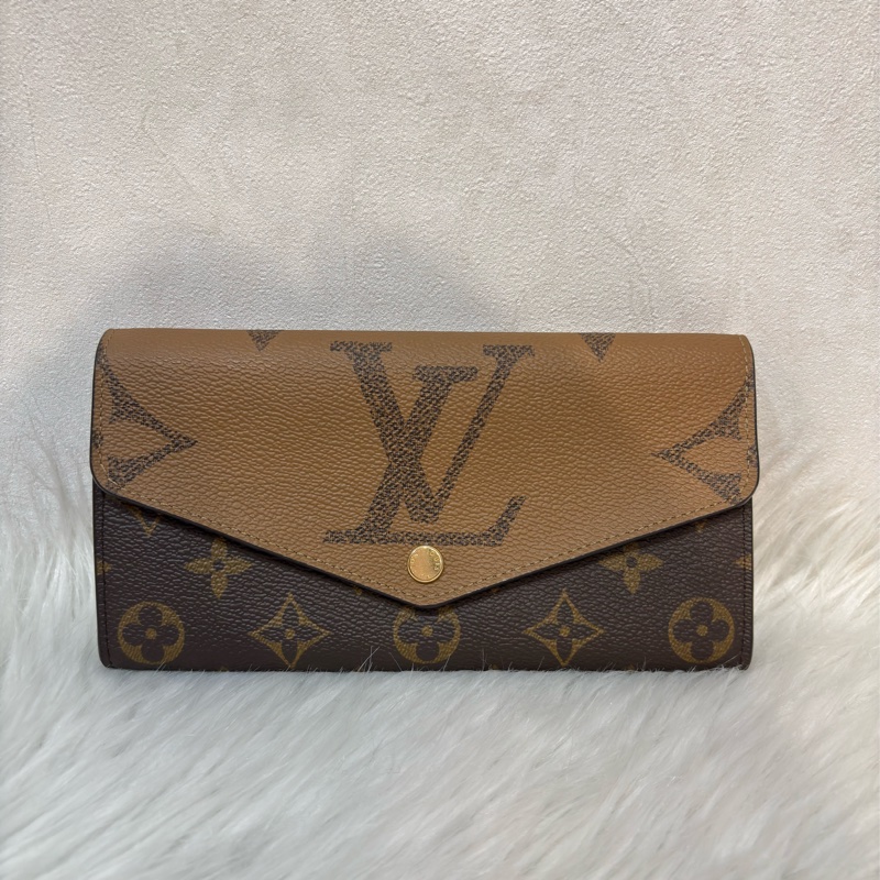 LV M80726 Sarah 雙色原花字紋老花 金釦釦式 拉鍊 零錢 皮夾 發財 長夾 錢包-0