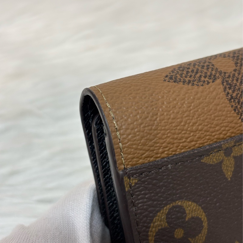 LV M80726 Sarah 雙色原花字紋老花 金釦釦式 拉鍊 零錢 皮夾 發財 長夾 錢包-14