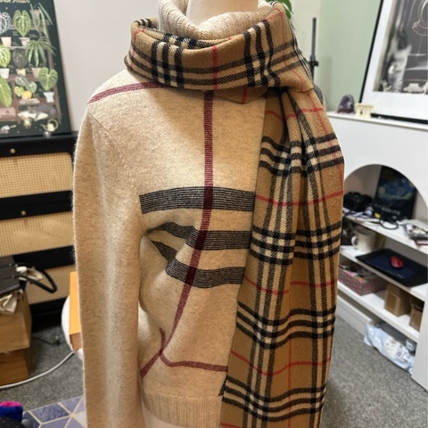 Burberry 經典格紋棕羊毛圍巾