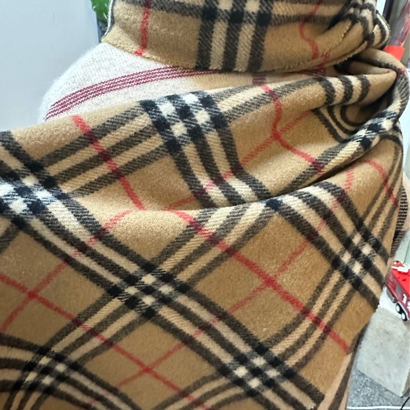 Burberry 經典格紋羊毛圍巾-11