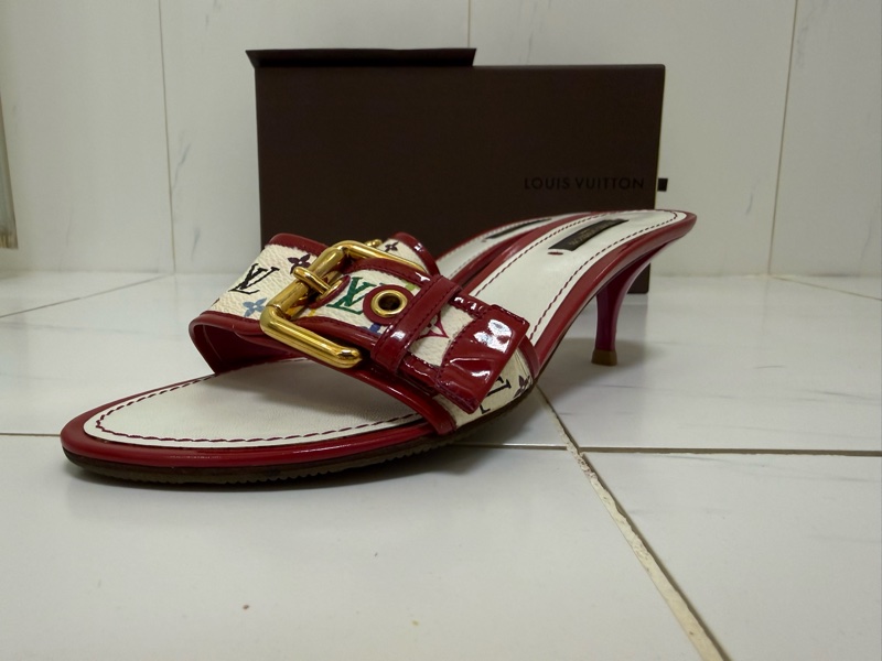 Louis Vuitton白底紅邊低跟涼鞋,尺寸38.5-2
