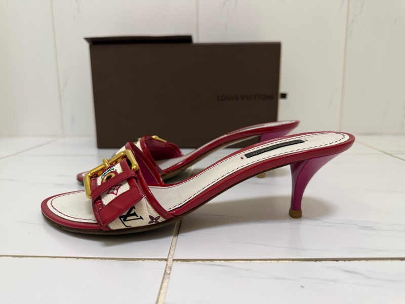 Louis Vuitton白底紅邊低跟涼鞋,尺寸38.5-3