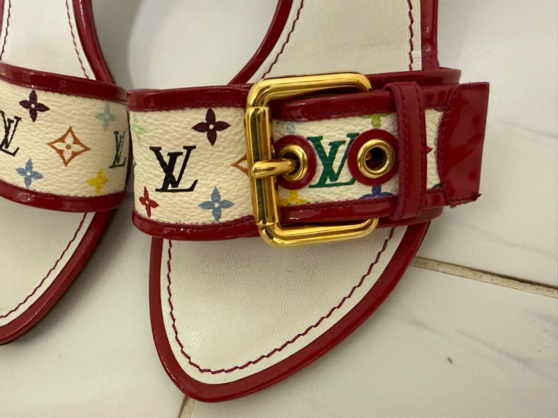 Louis Vuitton白底紅邊低跟涼鞋,尺寸38.5-6