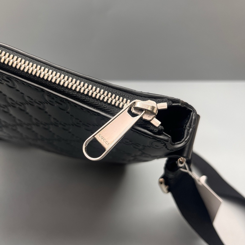 98新GUCCI 黑色壓花休閒郵差包 尺寸28*27-6