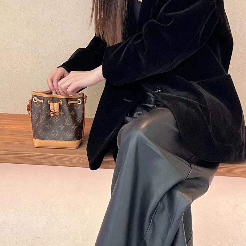 Louis Vuitton - LV 原花Nano Noé小水桶包-6