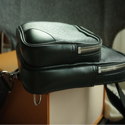 LV絕版款 男用郵差包