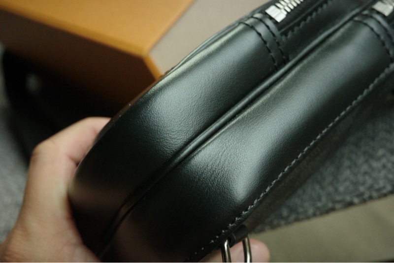 LV絕版款 男用郵差包-1