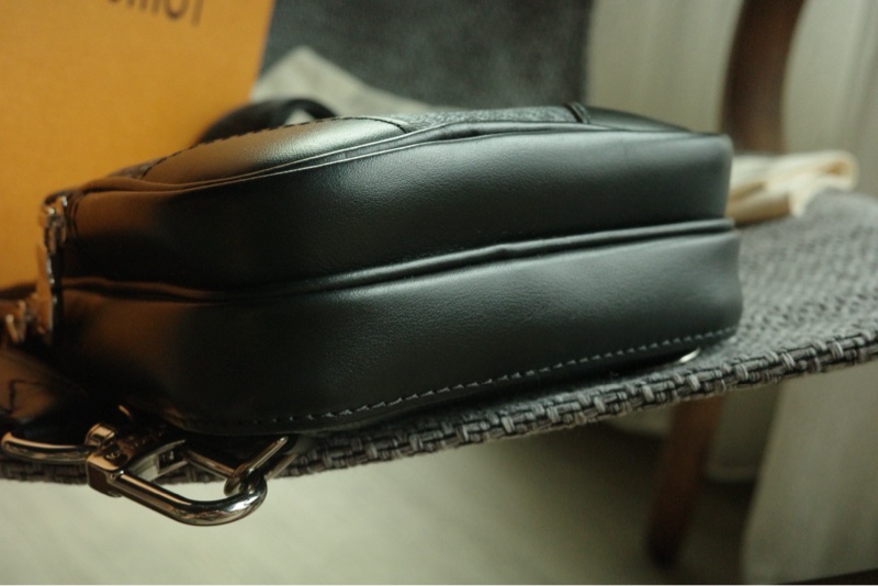 LV絕版款 男用郵差包-12