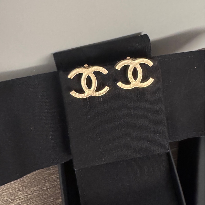 Chanel 香奈兒缺貨款logo淡金釦耳夾 耳環-0
