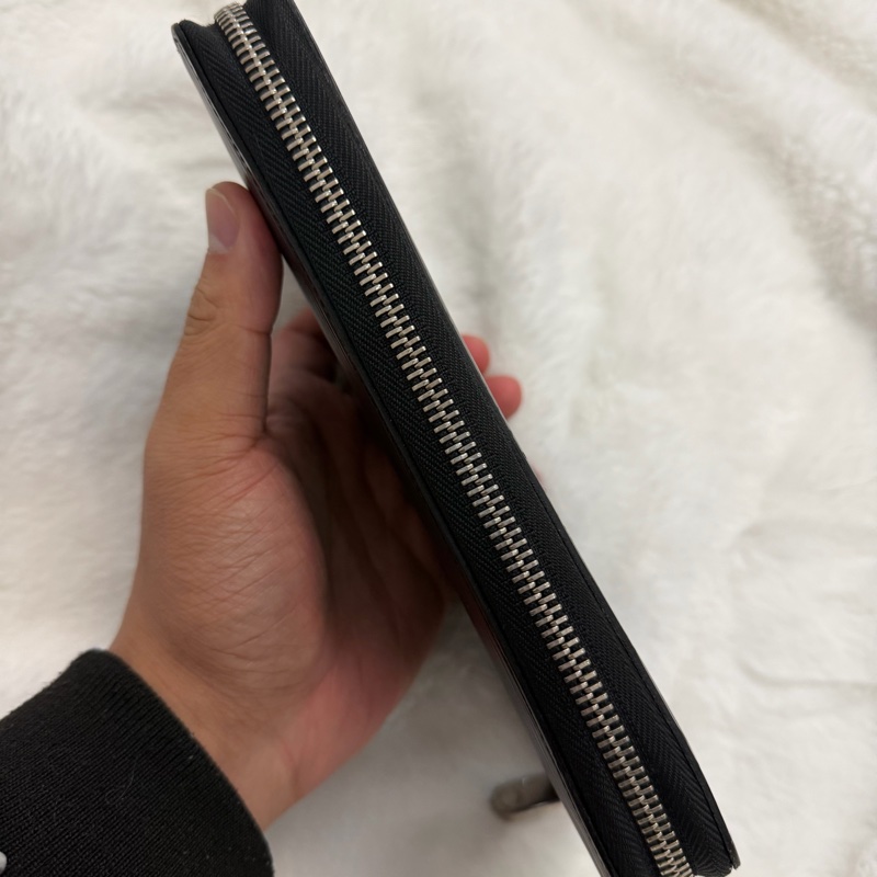 Lv水波紋皮革拉鍊護照長夾 (M6385N)-4