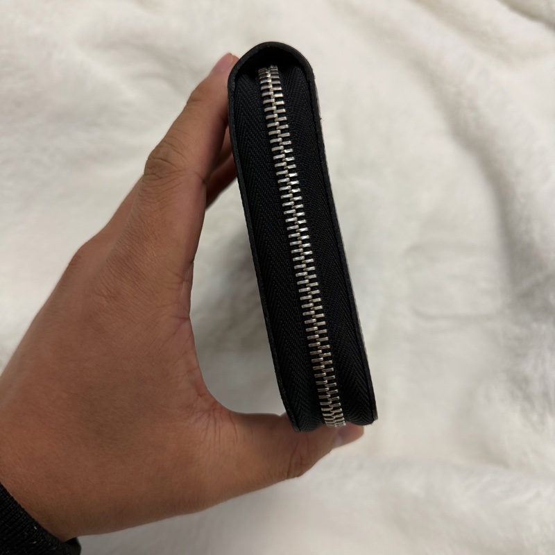 Lv水波紋皮革拉鍊護照長夾 (M6385N)-5