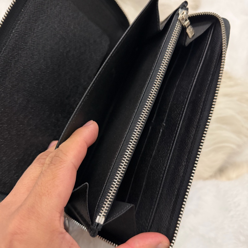 Lv水波紋皮革拉鍊護照長夾 (M6385N)-6