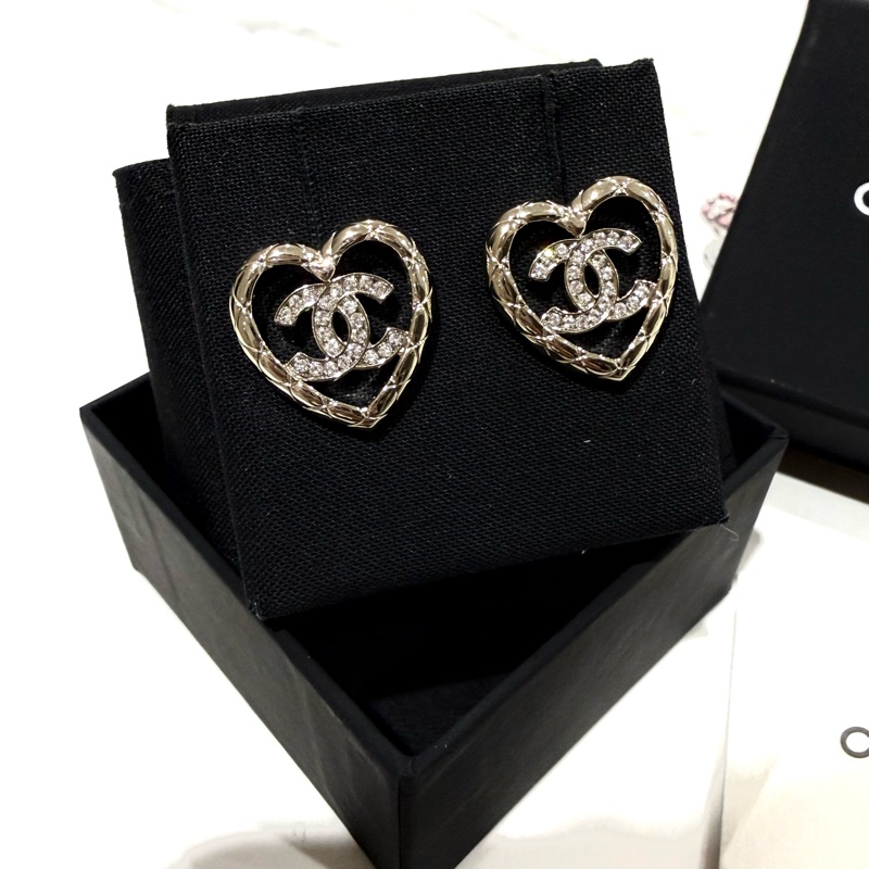 CHANEL 香奈兒25A 愛心鏤空耳環-4