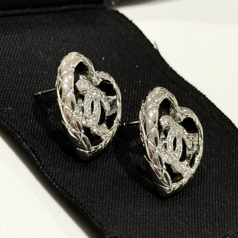CHANEL 香奈兒25A 愛心鏤空耳環-10