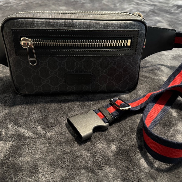 GUCCI黑色牛皮灰PVC銀錢拉鍊口袋胸包9成5【474293】-6