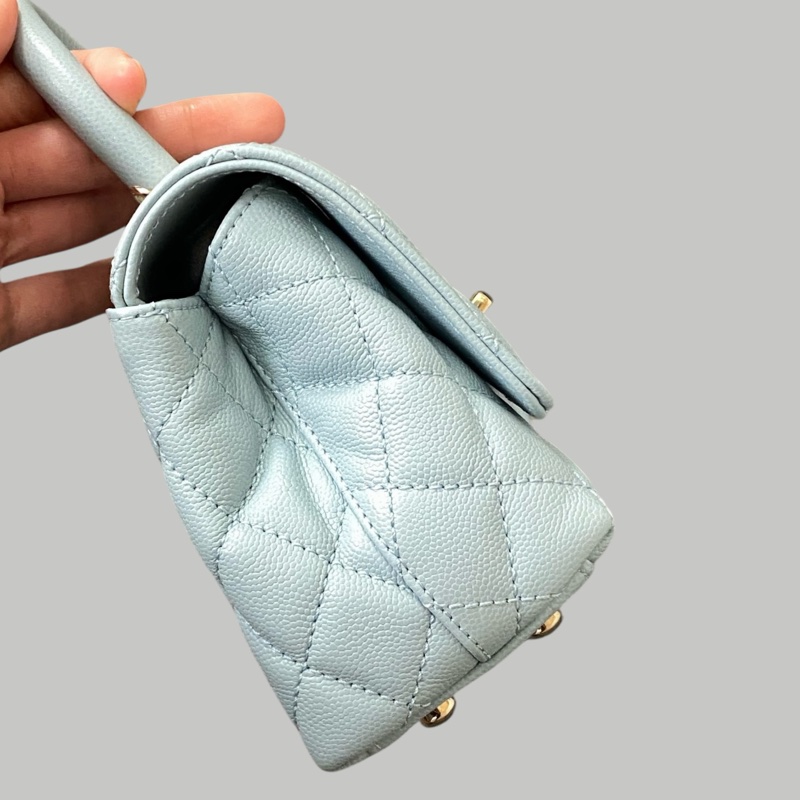 Chanel CocoHandel mini 22P淺藍色-1