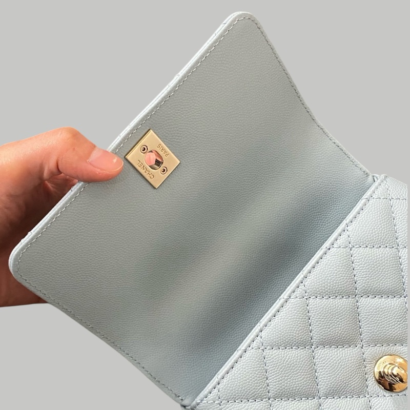 Chanel CocoHandel mini 22P淺藍色-6