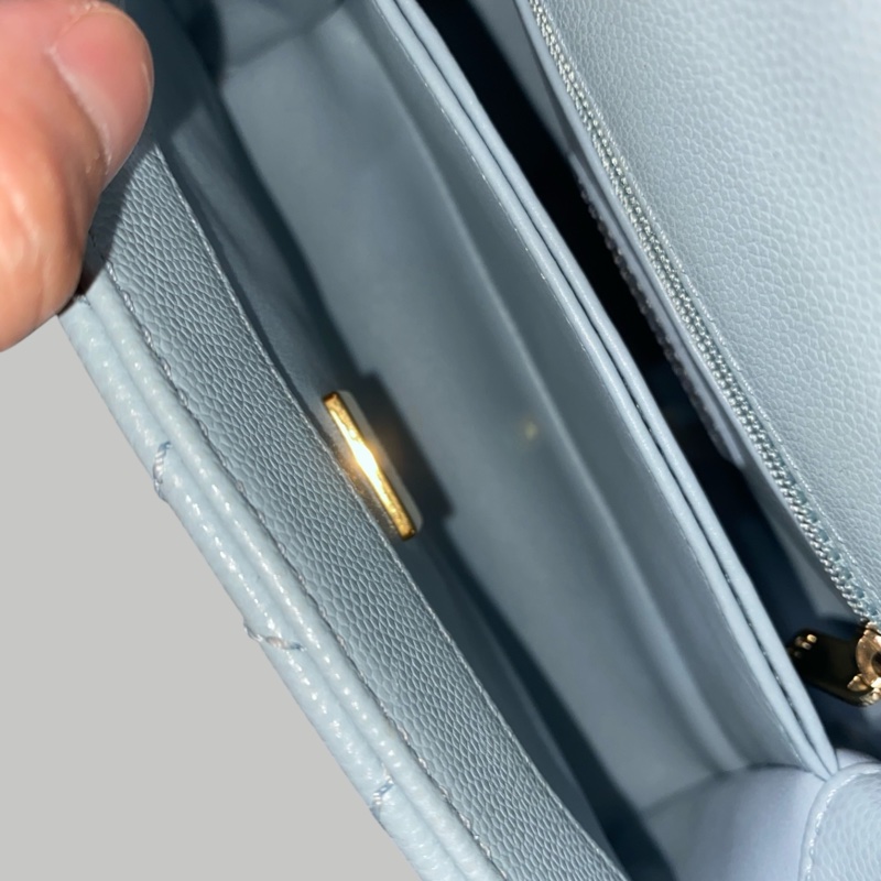 Chanel CocoHandel mini 22P淺藍色-8