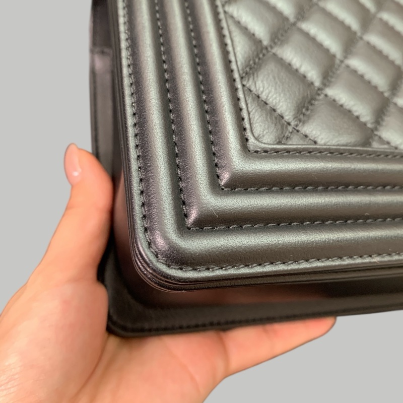 Chanel 小牛皮Leboy medium金扣-5