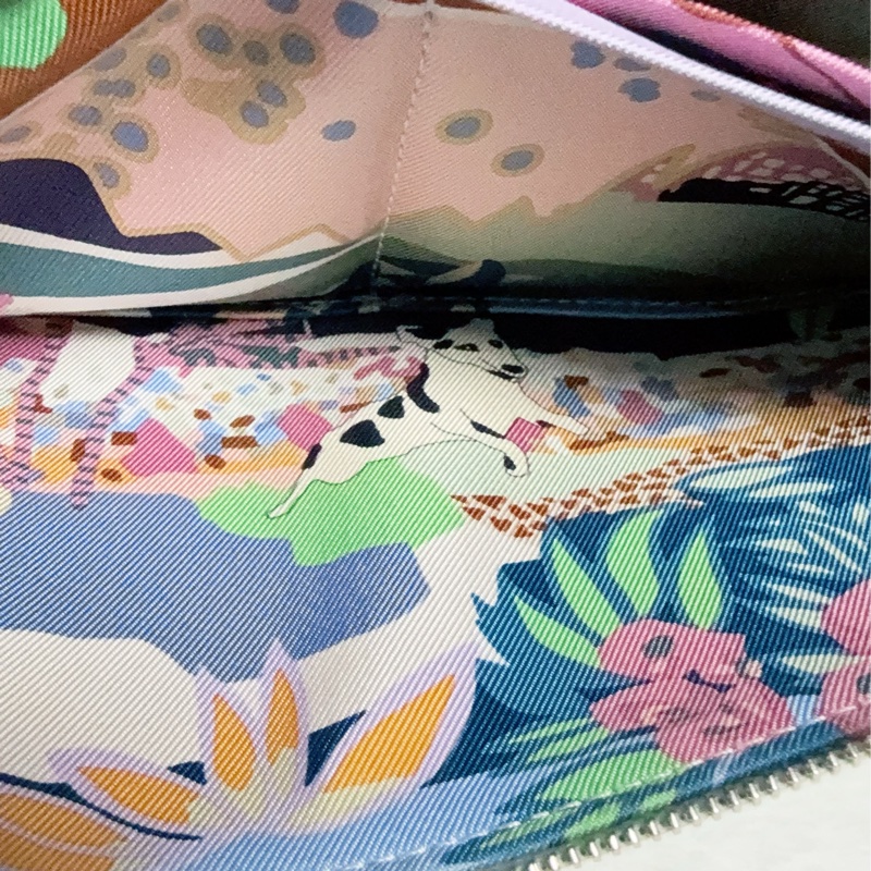 《招財綠 狗來富 好多狗狗》Hermes愛馬仕氣泡綠絲巾長夾 花園狗Silk In Epsom小牛皮拉鏈長夾-25