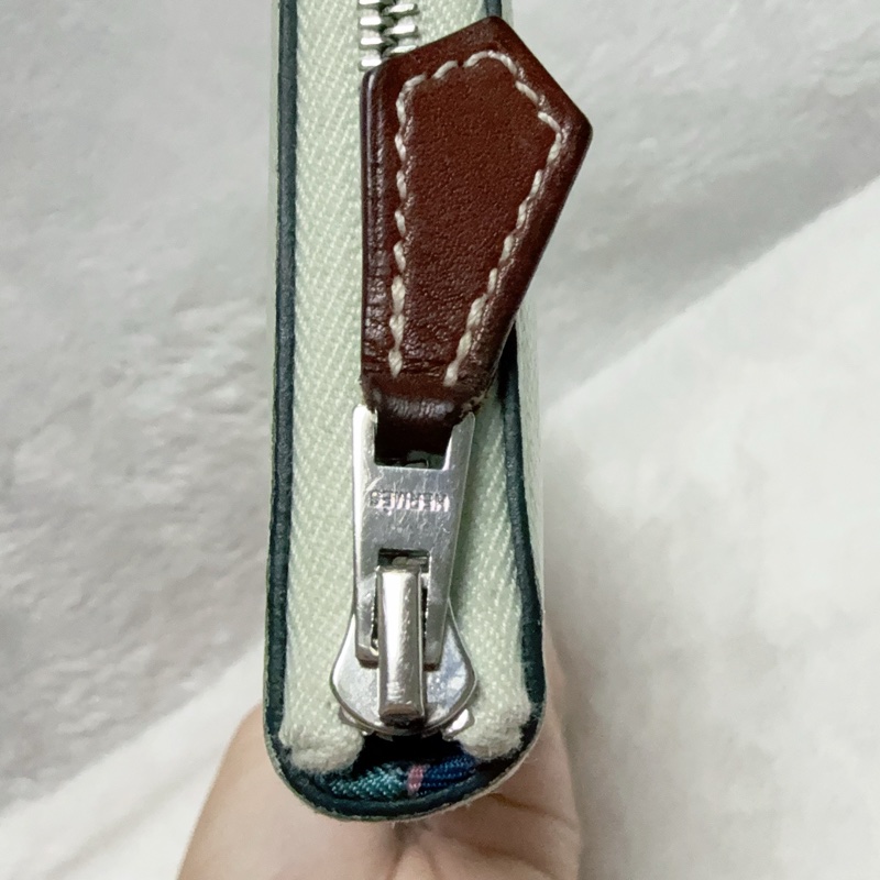 《招財綠 狗來富 好多狗狗》Hermes愛馬仕氣泡綠絲巾長夾 花園狗Silk In Epsom小牛皮拉鏈長夾-31