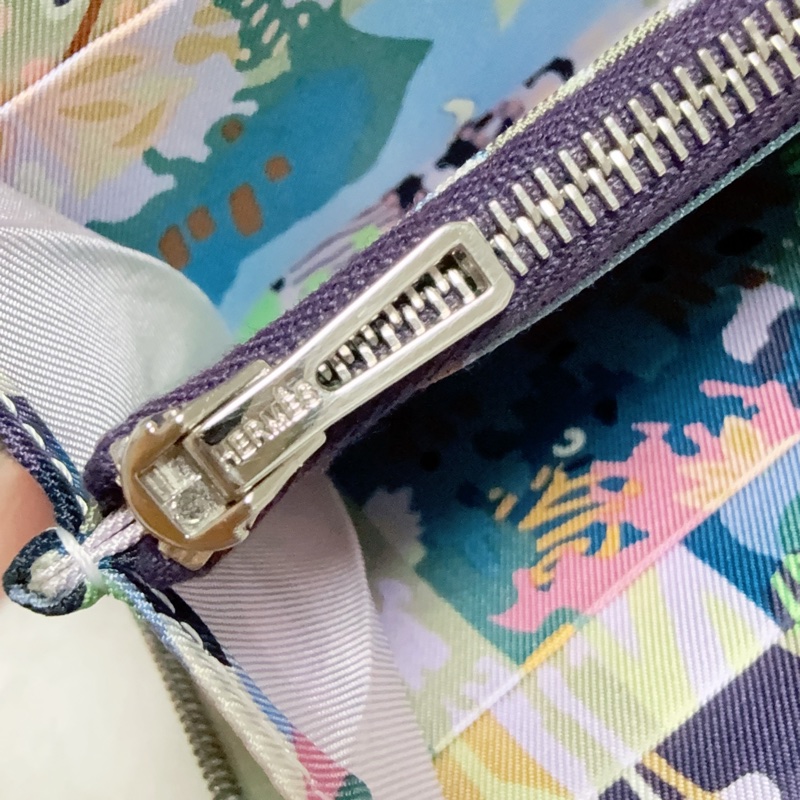 《招財綠 狗來富 好多狗狗》Hermes愛馬仕氣泡綠絲巾長夾 花園狗Silk In Epsom小牛皮拉鏈長夾-33