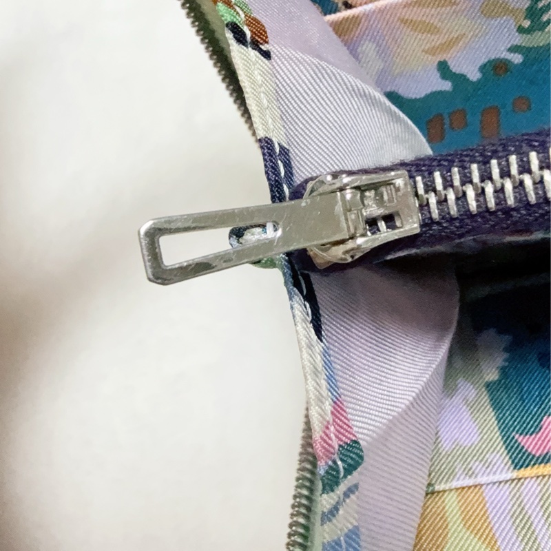 《招財綠 狗來富 好多狗狗》Hermes愛馬仕氣泡綠絲巾長夾 花園狗Silk In Epsom小牛皮拉鏈長夾-34