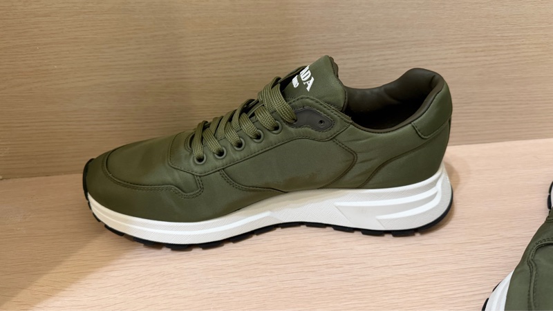 「極新」PRADA男運動鞋 尺寸:7(約41)-4