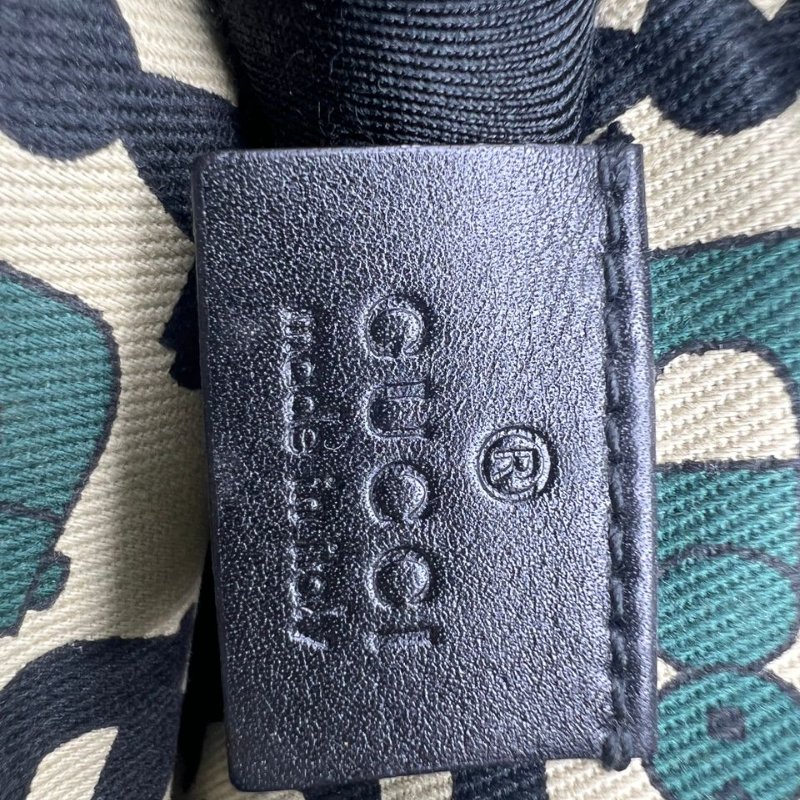 古馳 Signature 系列雙 G 壓紋皮革零錢包-1